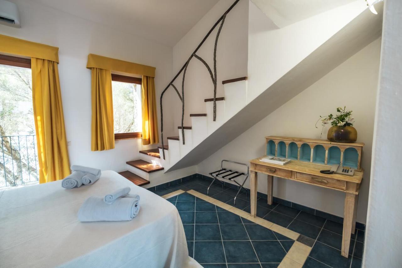 Hotel La Suera San Pantaleo Zimmer foto